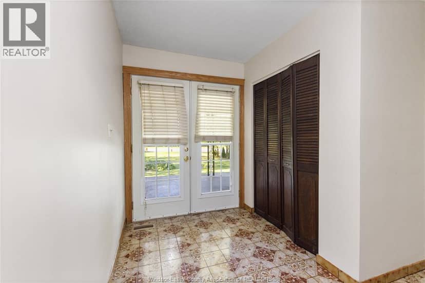 1189 FRONT ROAD North, Amherstburg, photo 2