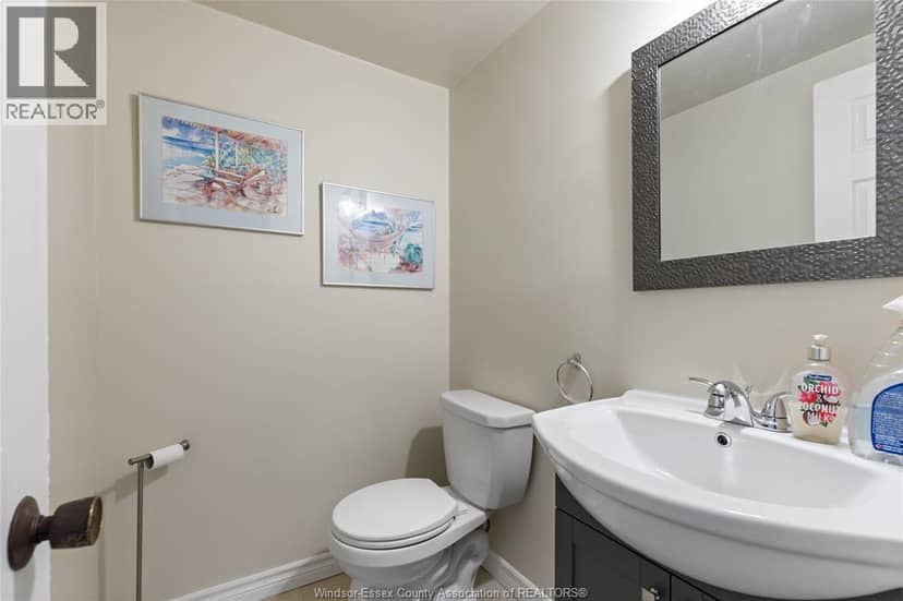 1189 FRONT ROAD North — photo 15 of 40