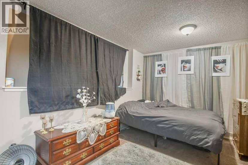 4639 48 Street — photo 15 of 40