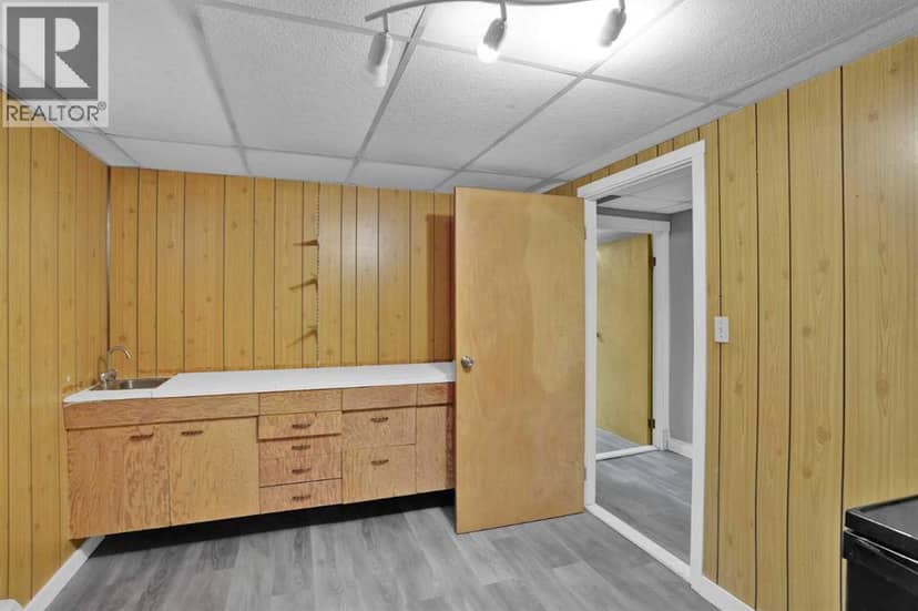 5009 41 Street Close — photo 32 of 40