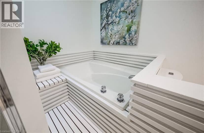 210 PRINCESS Street — photo 28 of 40