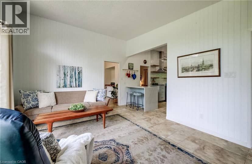 210 PRINCESS Street, Fergus, photo 8