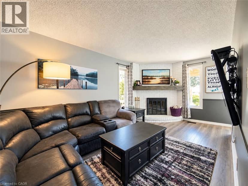 35 GERALD Crescent — photo 19 of 40