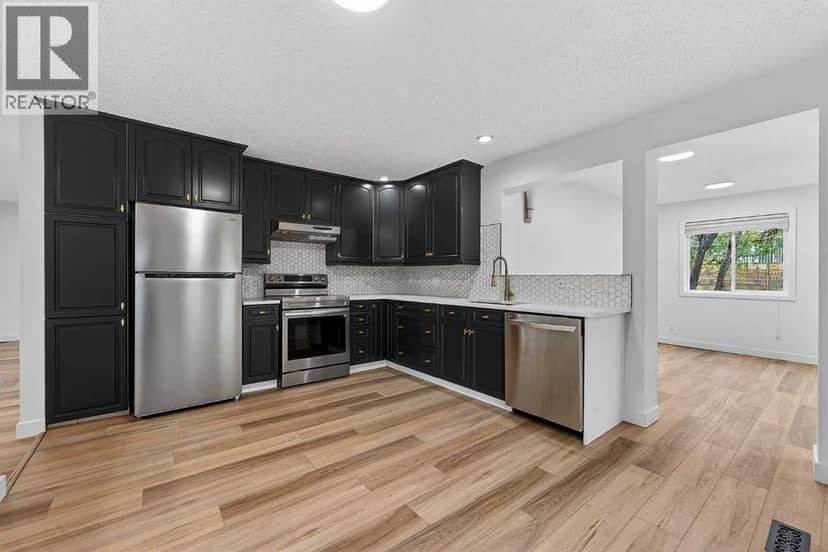 1091 Berkley Drive NW, Calgary, photo 2