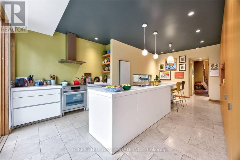 44 Russell Street — photo 13 of 38