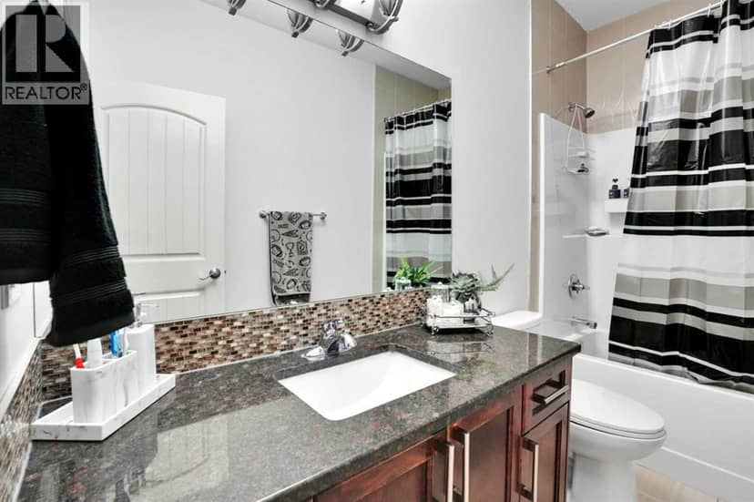 293 Saddlelake Drive NE — photo 10 of 40