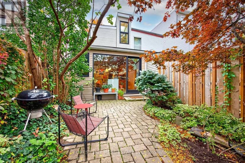 44 Russell Street — photo 34 of 38