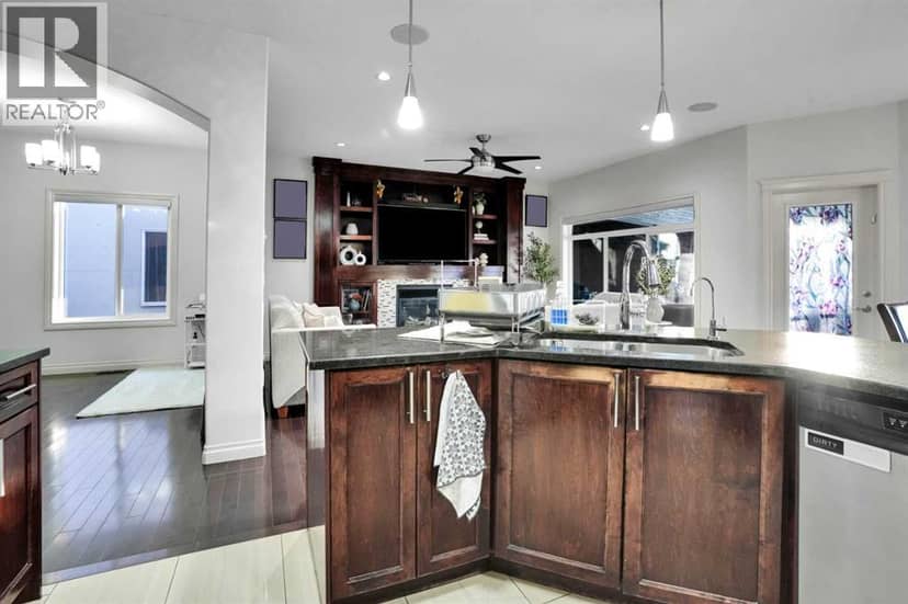 293 Saddlelake Drive NE — photo 15 of 40