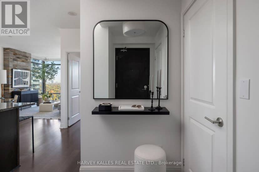 1909 - 18 Yorkville Avenue, Toronto, photo 3