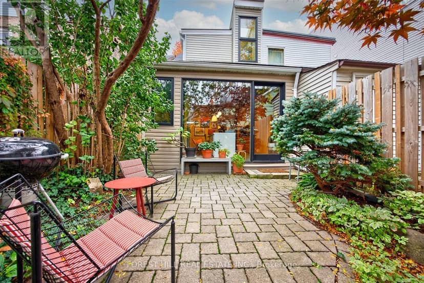 44 Russell Street — photo 35 of 38