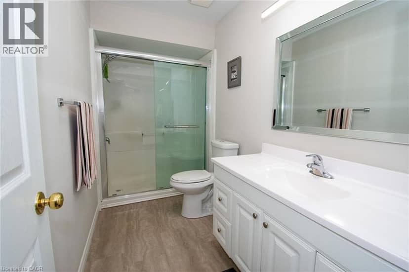 124 FOREST Street E — photo 15 of 28