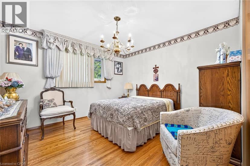 11 FASSETT Avenue — photo 12 of 38