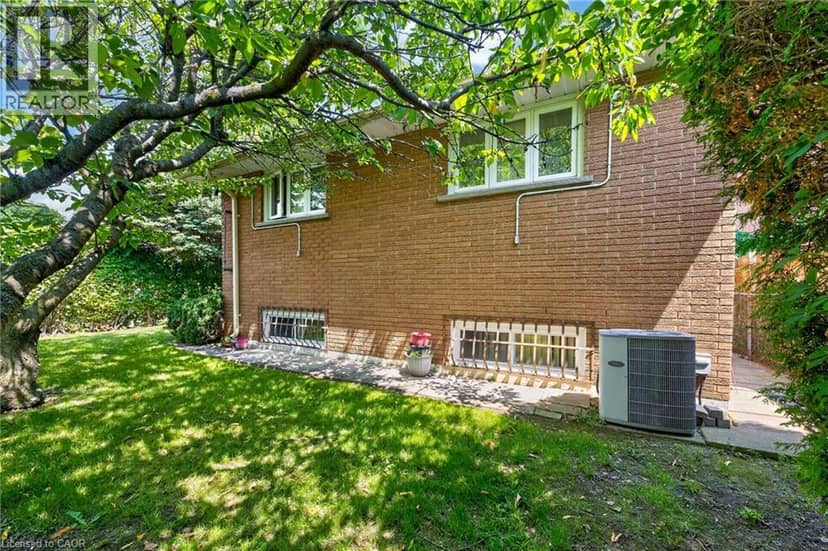 11 FASSETT Avenue — photo 32 of 38