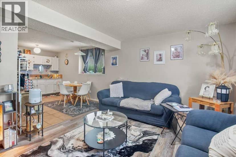 4639 48 Street — photo 11 of 40