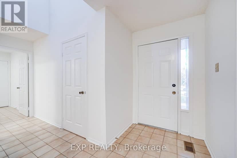 47 Longsword Drive, Toronto, photo 5