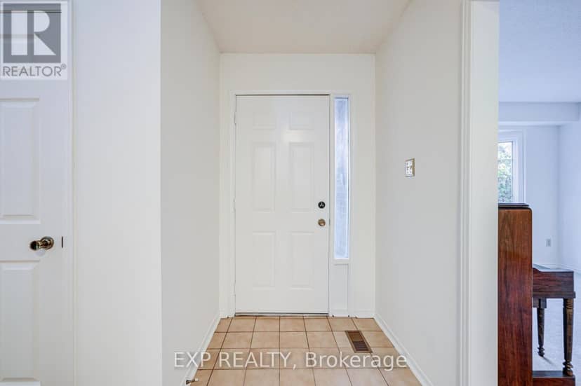 47 Longsword Drive, Toronto, photo 6