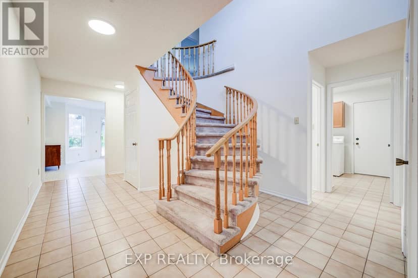 47 Longsword Drive, Toronto, photo 7