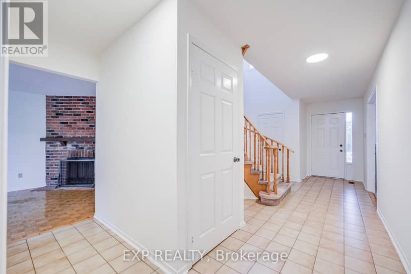47 Longsword Drive, Toronto, photo 8