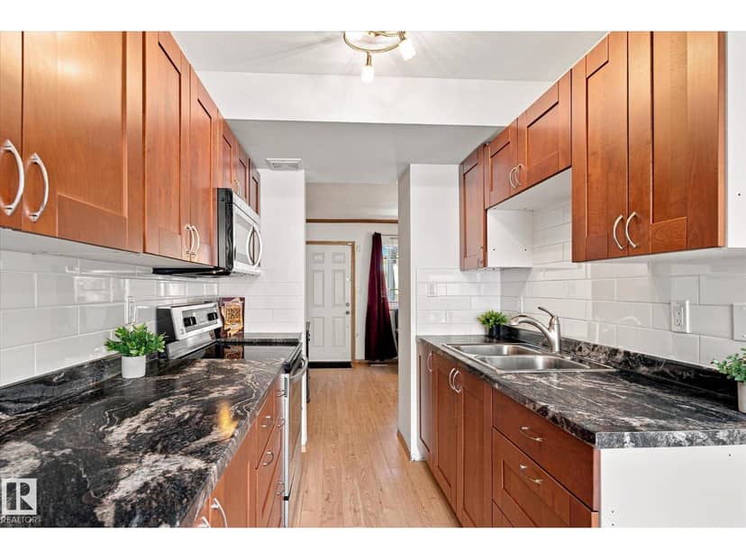 790 Abbottsfield Rd NW — photo 9 of 40
