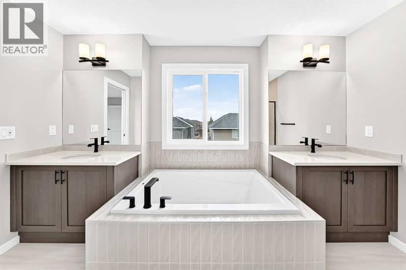 2084 Lancaster Heights SE — photo 18 of 35