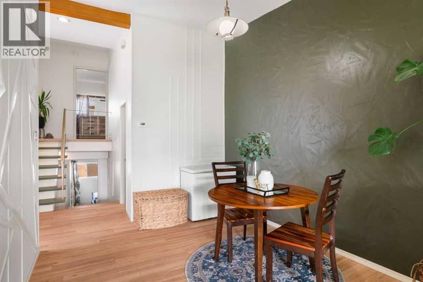 726 68 Avenue SW — photo 9 of 40