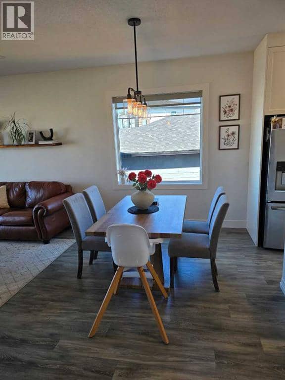 805 Sunset Place, Picture Butte, photo 5