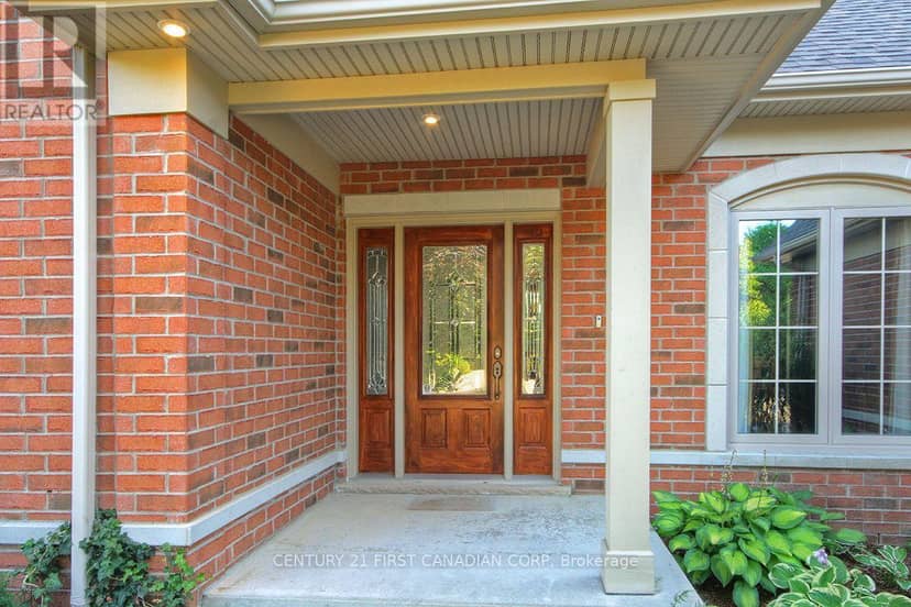 581 Plane Tree Drive, London North, photo 4