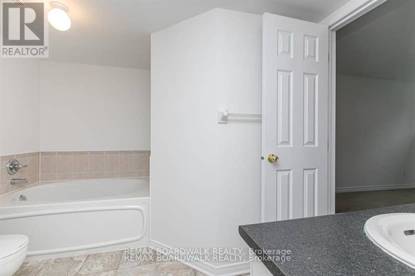 250 Gershwin Private — photo 20 of 21