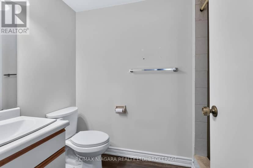 7725 Swan Street — photo 18 of 25