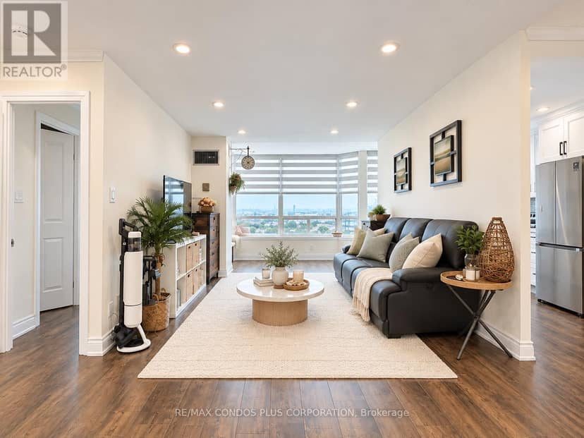 1509 - 120 Promenade Circle — photo 3 of 40