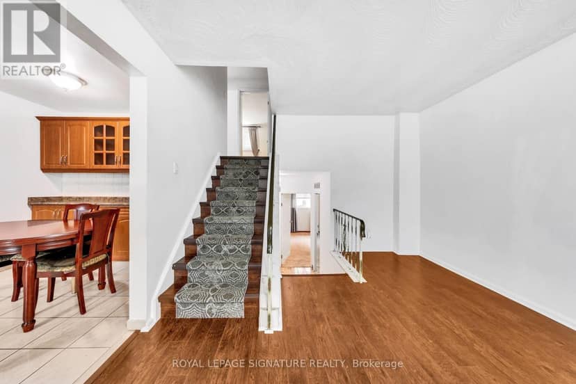 42 Lightwood Drive, Toronto, photo 5