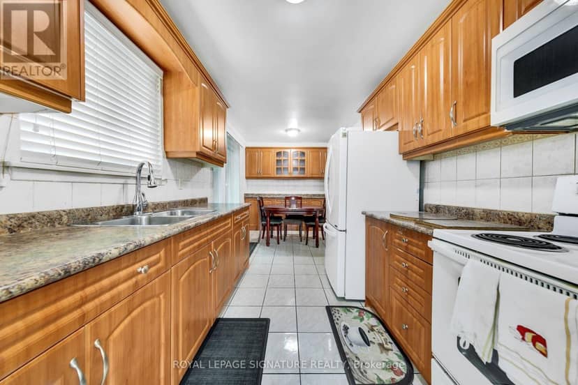 42 Lightwood Drive, Toronto, photo 6