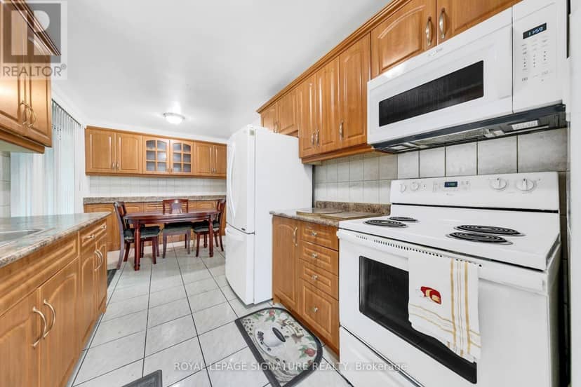 42 Lightwood Drive, Toronto, photo 7