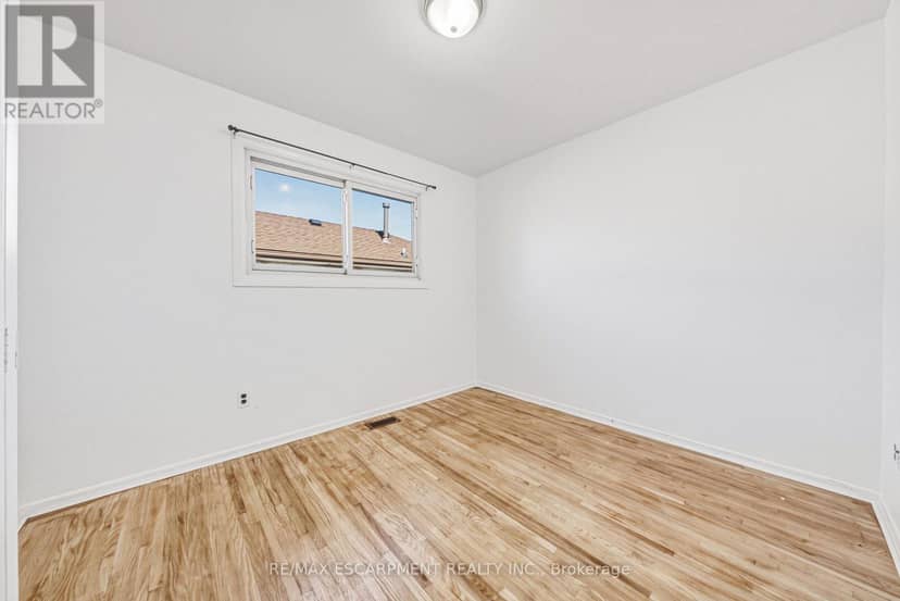 928 Upper Gage Avenue — photo 9 of 27