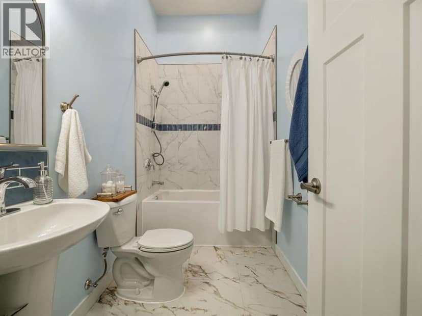2220 23 Avenue — photo 28 of 40