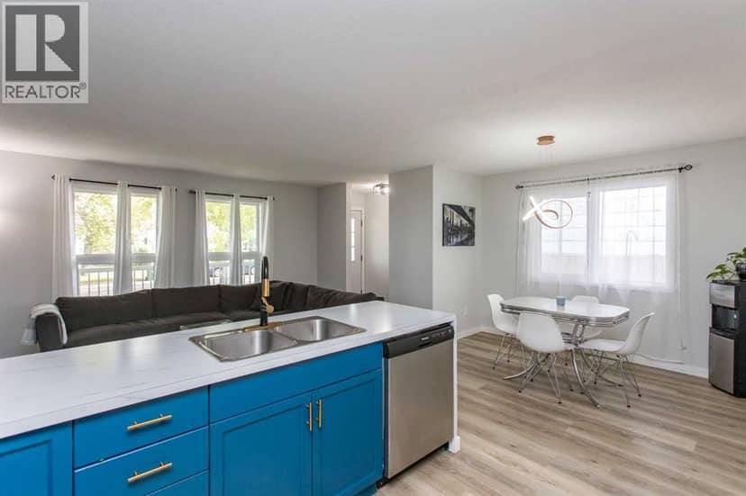 5113A, 54 Avenue, Ponoka, photo 3
