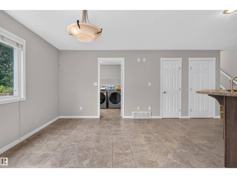 11910 93 ST NW — photo 14 of 40
