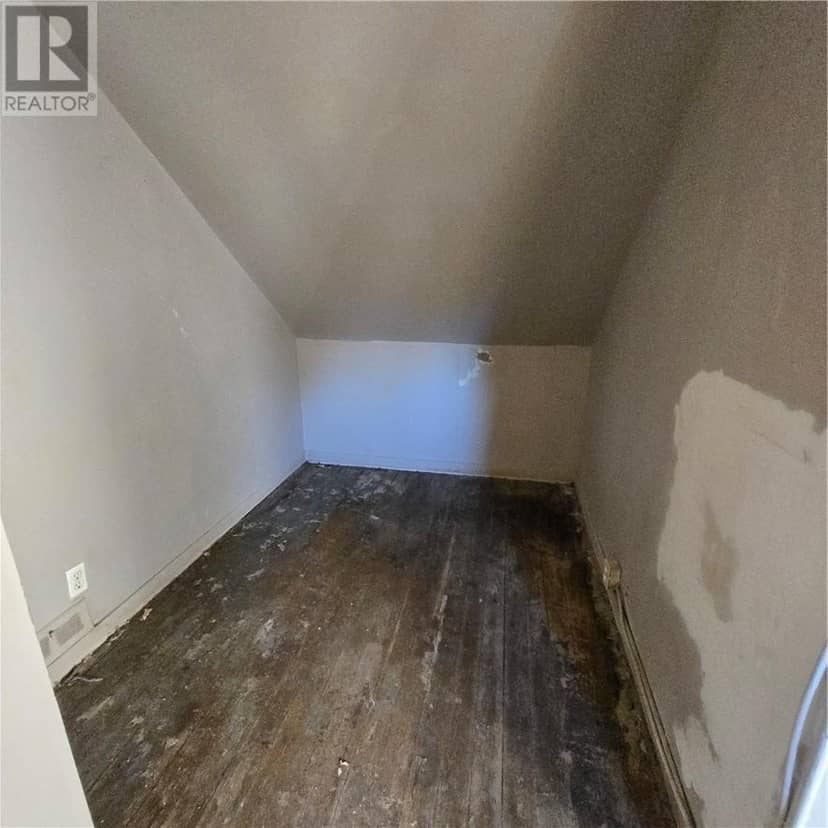 14 Fairview Avenue — photo 18 of 19