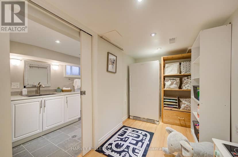 34 Kenwood Avenue — photo 36 of 40