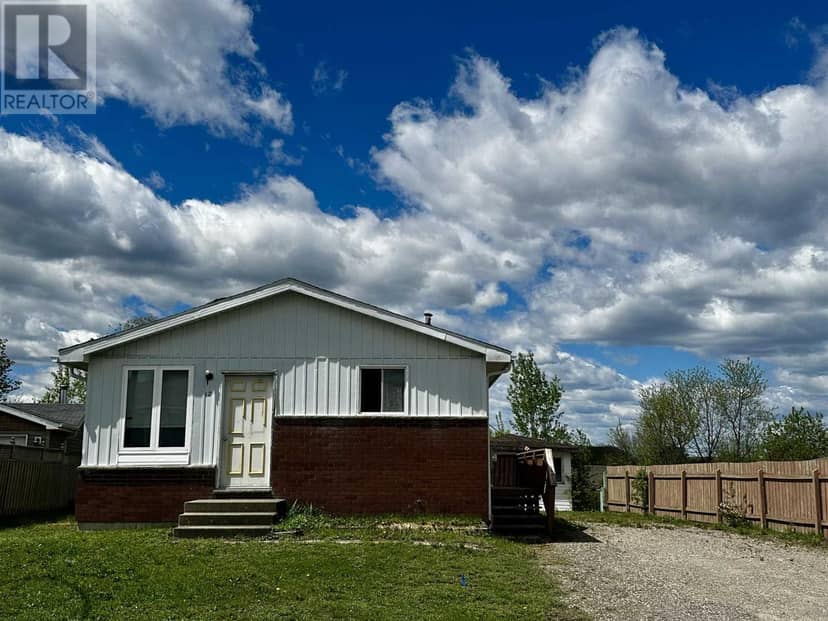12 Lauzon Cres, Elliot Lake