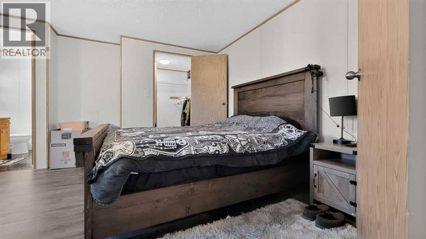 563 Stewart Street — photo 13 of 20