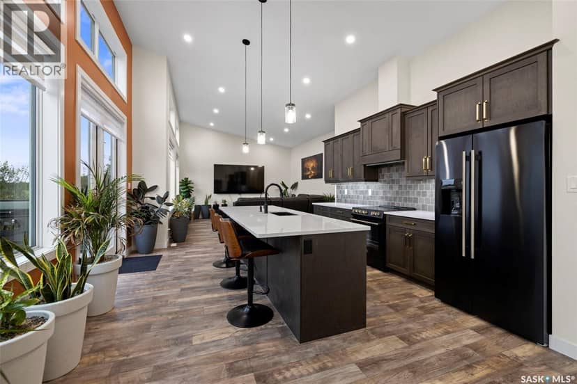 502 Daniel AVENUE — photo 12 of 40