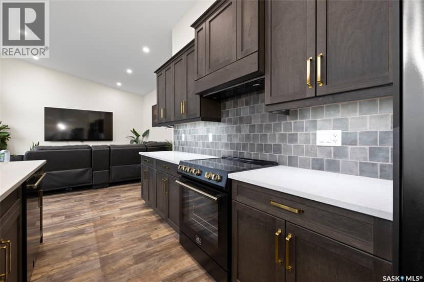 502 Daniel AVENUE — photo 15 of 40