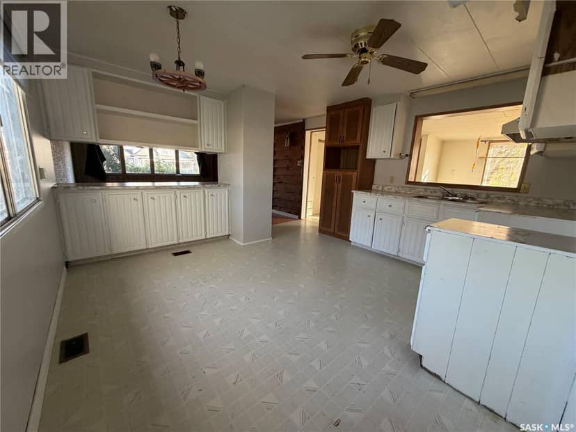 241 30th STREET W, Battleford, photo 4