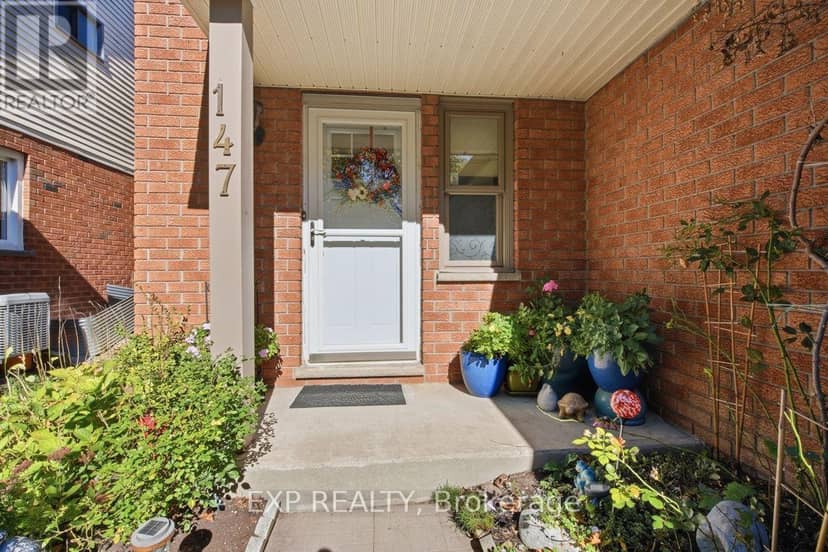 147 Walmer Gardens, London North, photo 3