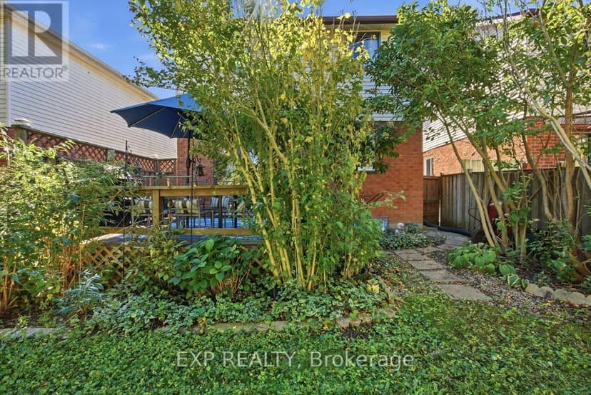 147 Walmer Gardens — photo 32 of 37