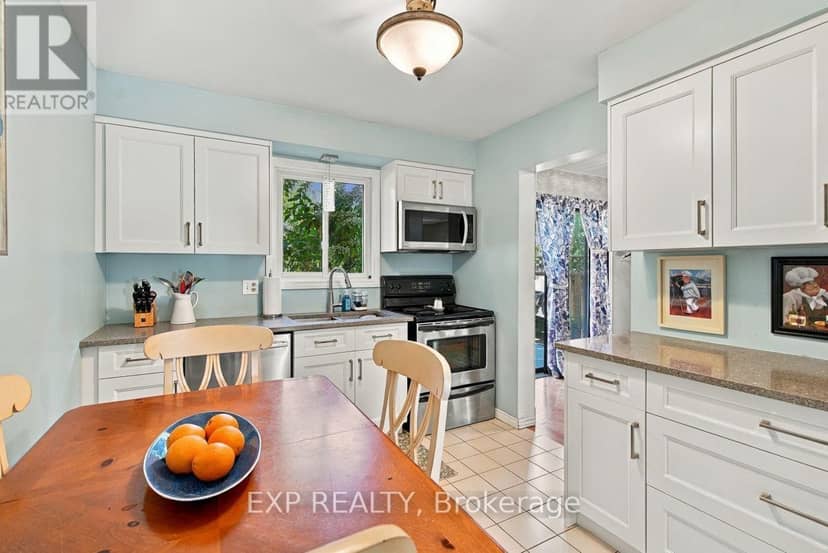 147 Walmer Gardens, London North, photo 8