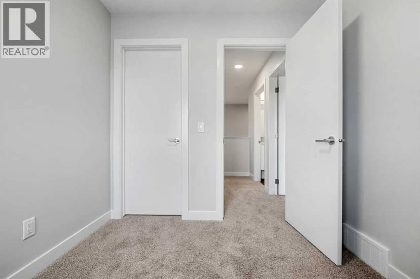 802, 4 Sage Hill Rise NW — photo 32 of 40
