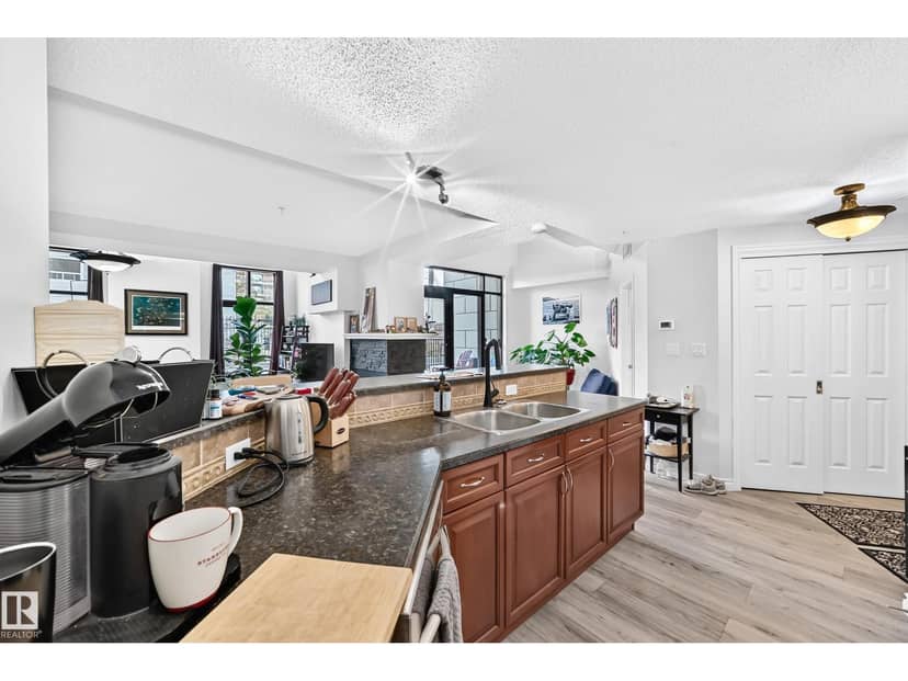 #103 9020 Jasper Av NW, Edmonton, photo 6