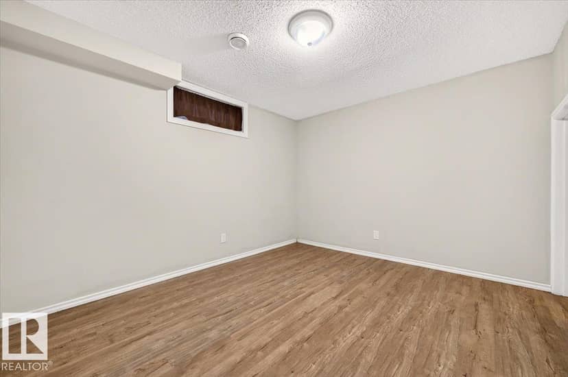 8512 134 AV NW — photo 19 of 40